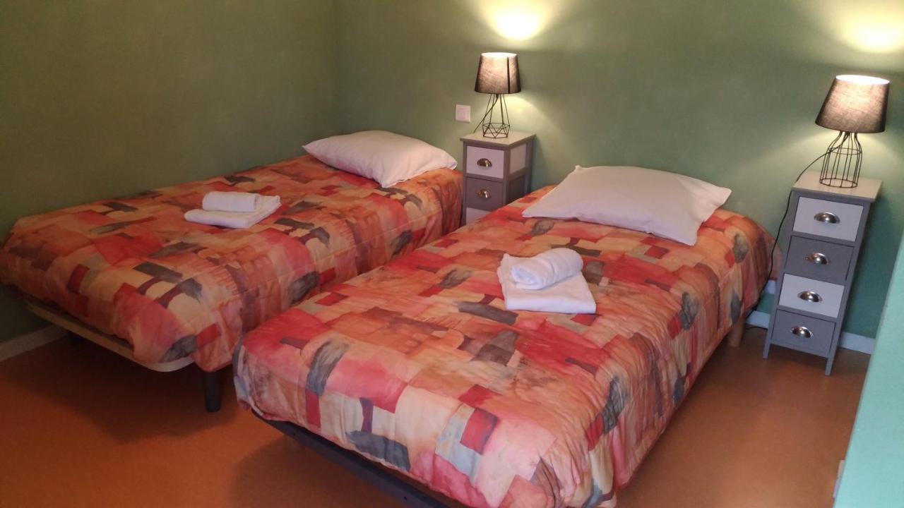 Le Lion D'Or Hotel Avrille  ภายนอก รูปภาพ
